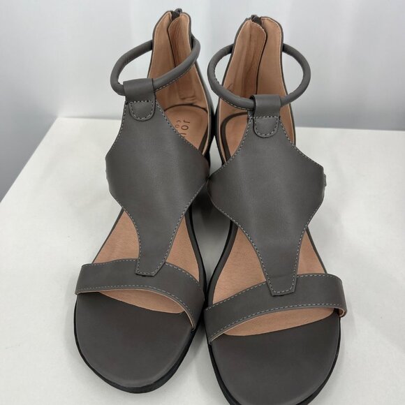 Journee Collection Trayle Wedge Sandal in Grey Size 10 MSRP $95 NWT - Picture 3 of 10